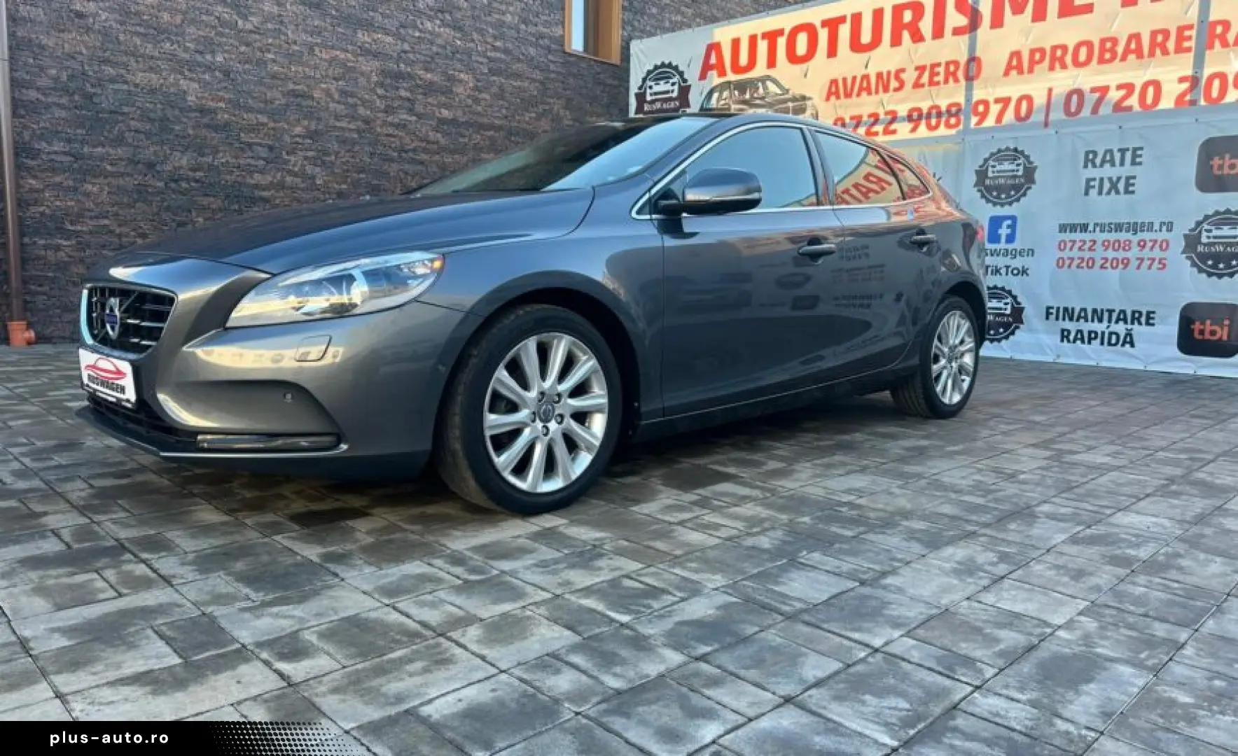 Volvo V40 2013 12