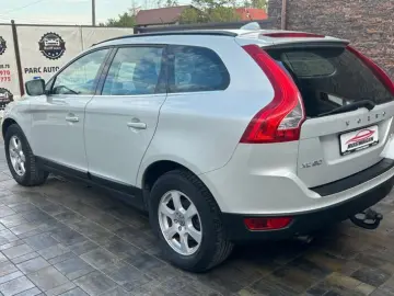 VOLVO XC60 2010 08 2 0