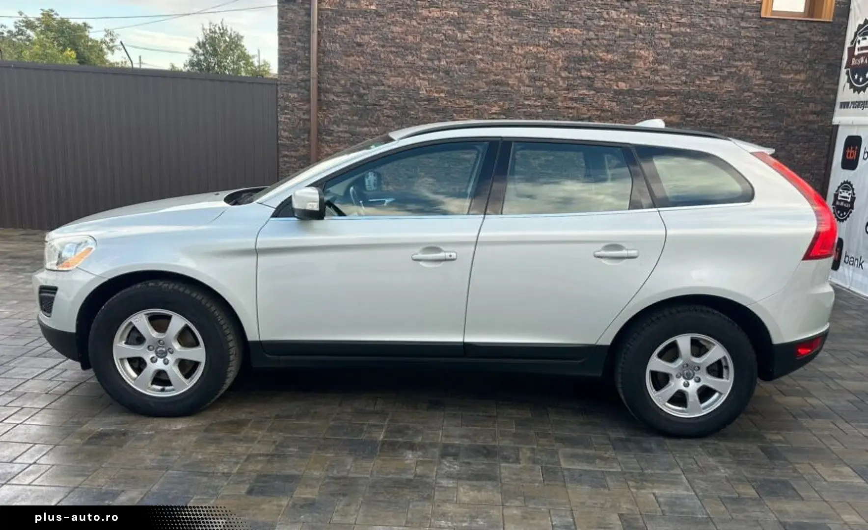 VOLVO XC60 2010 08 2 0