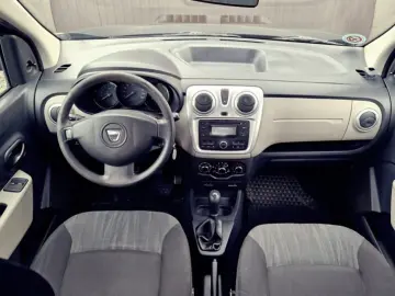 Dacia Lodgy 2012 11