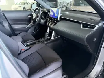 TOYOTA Corolla Cross Hybrid 2.0 VVT-i Team Deutschland