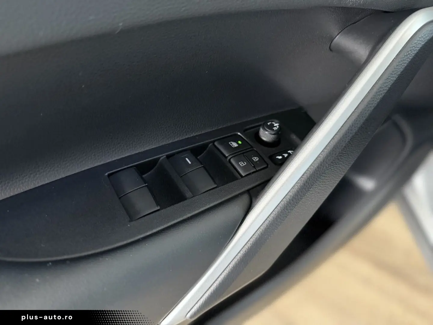 TOYOTA Corolla Cross Hybrid 2.0 VVT-i Team Deutschland