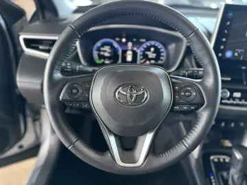 TOYOTA Corolla Cross Hybrid 2.0 VVT-i Team Deutschland