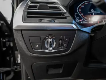 BMW X4 xDrive 20d M-Sport FACEL. PANO 360  LED W-LAN