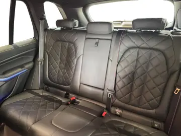 BMW X5 xDrive30d M Sportpaket AHK Driv ParkAsPro H&K