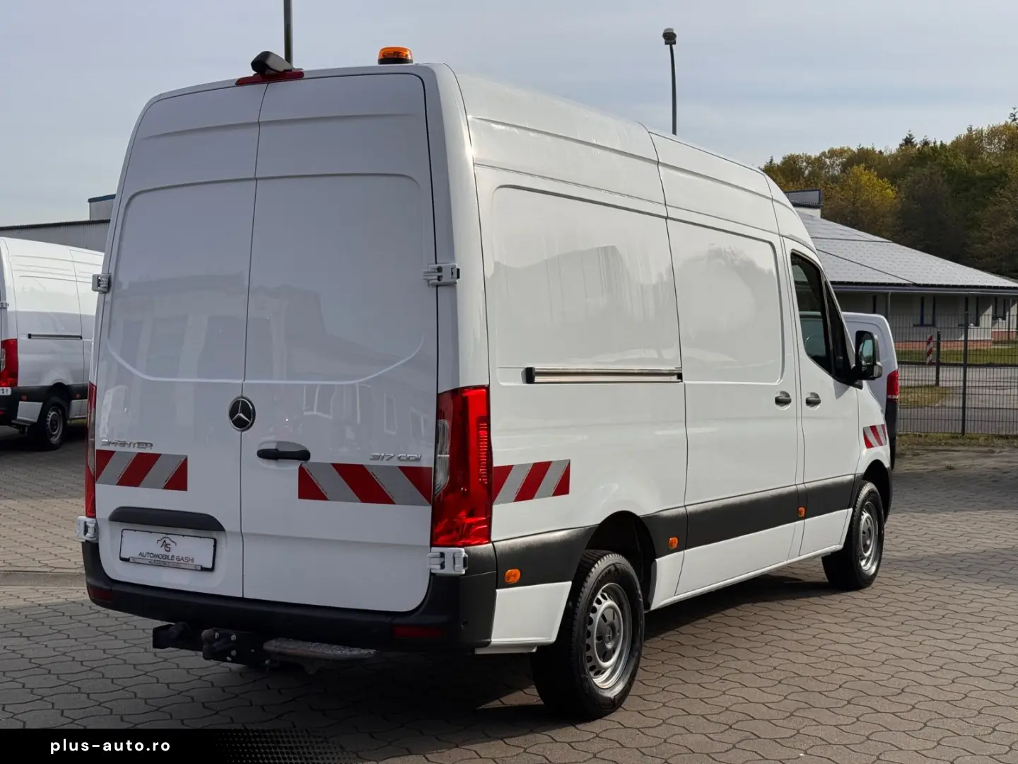 MERCEDES-BENZ Sprinter 317 CDI L2H2 Aut. StHz Regal AHK 3 5t