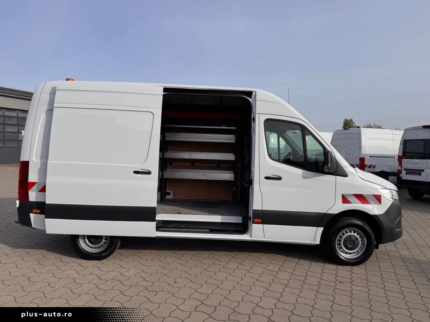 MERCEDES-BENZ Sprinter 317 CDI L2H2 Aut. StHz Regal AHK 3 5t