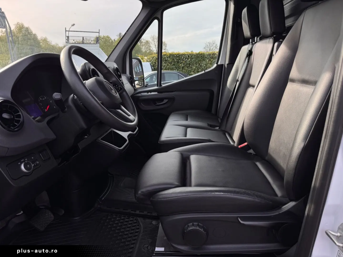 MERCEDES-BENZ Sprinter 317 CDI L2H2 Aut. StHz Regal AHK 3 5t