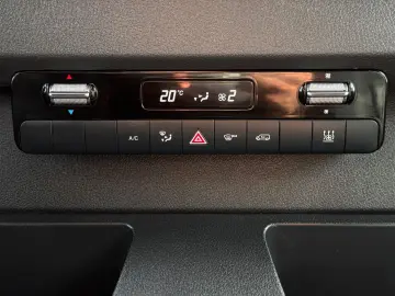 MERCEDES-BENZ Sprinter 317 CDI L2H2 Aut. StHz Regal AHK 3 5t