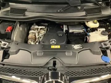 MERCEDES-BENZ V 300d AVANTGARDE extralang AIRMATIC LED-ILS