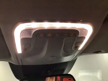 MERCEDES-BENZ V 300d AVANTGARDE extralang AIRMATIC LED-ILS
