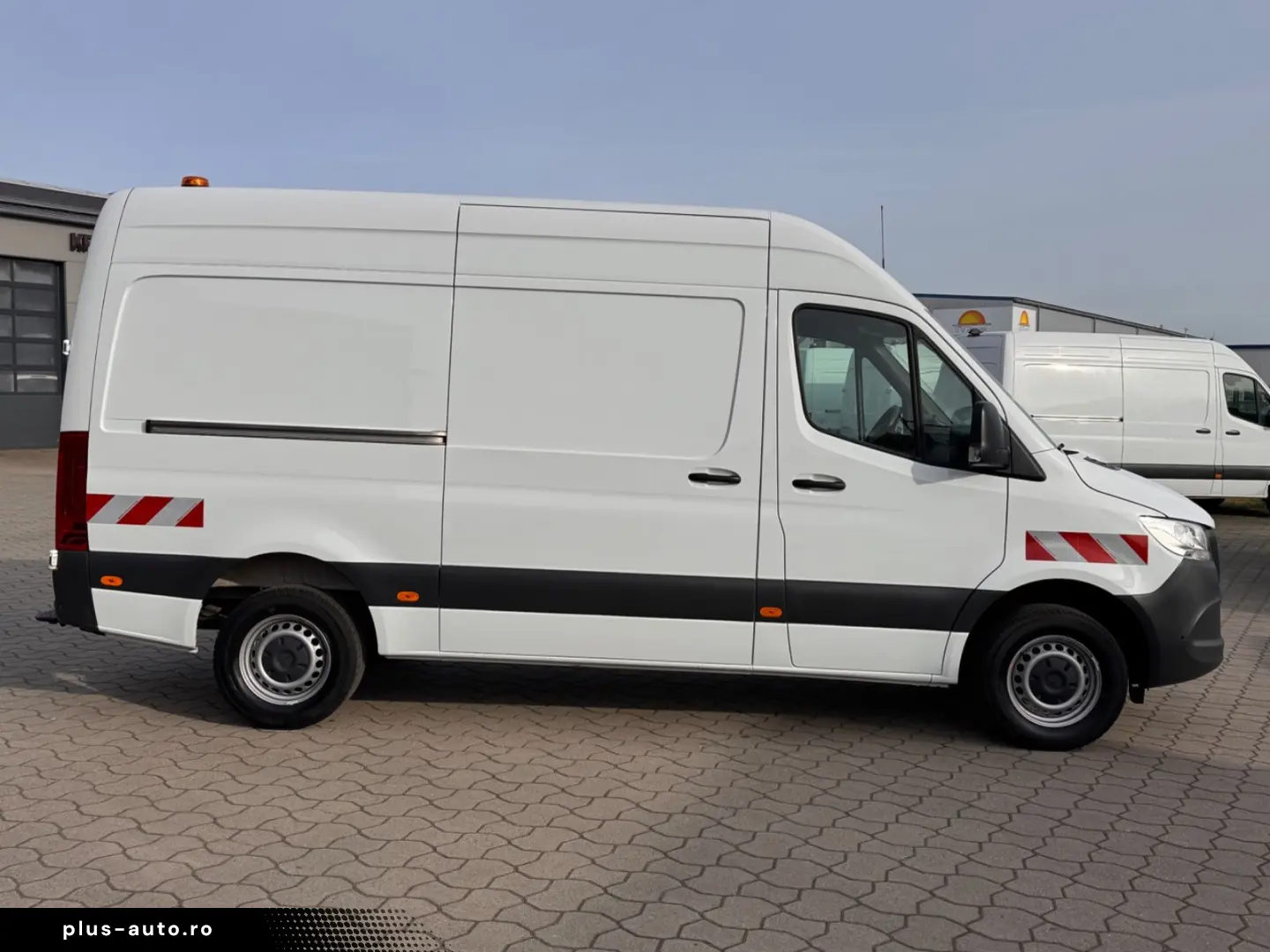 MERCEDES-BENZ Sprinter 317 CDI L2H2 Aut. StHz Regal AHK 3 5t