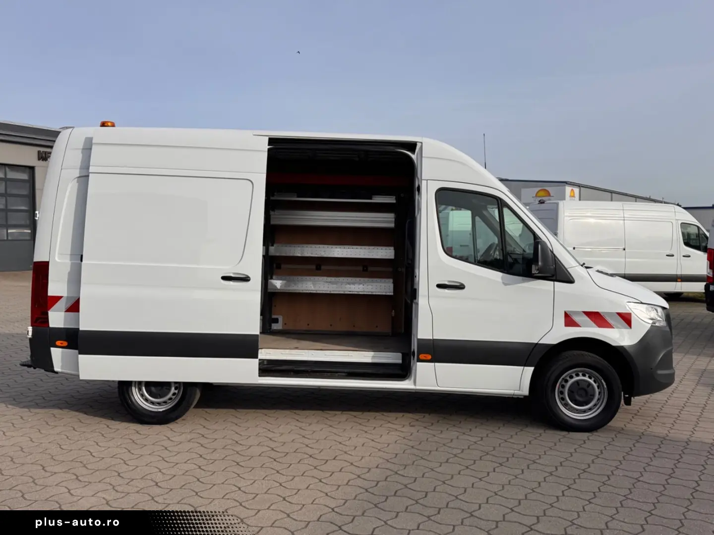 MERCEDES-BENZ Sprinter 317 CDI L2H2 Aut. StHz Regal AHK 3 5t