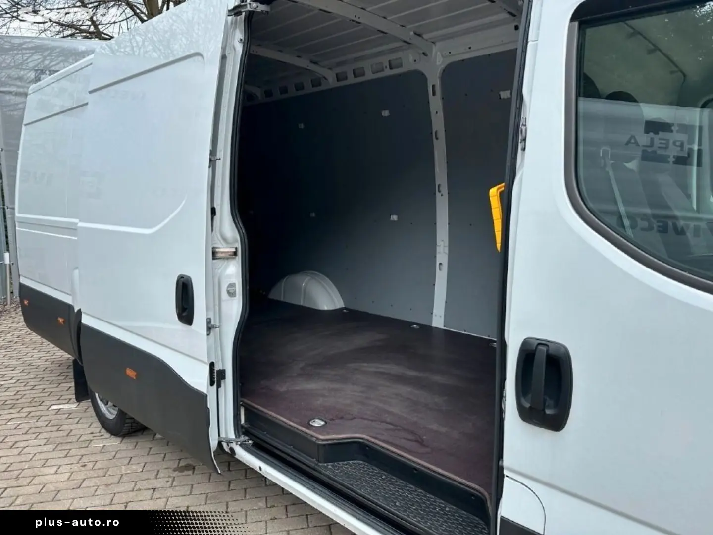 IVECO 35S18H V 3 0 hpt 16m3