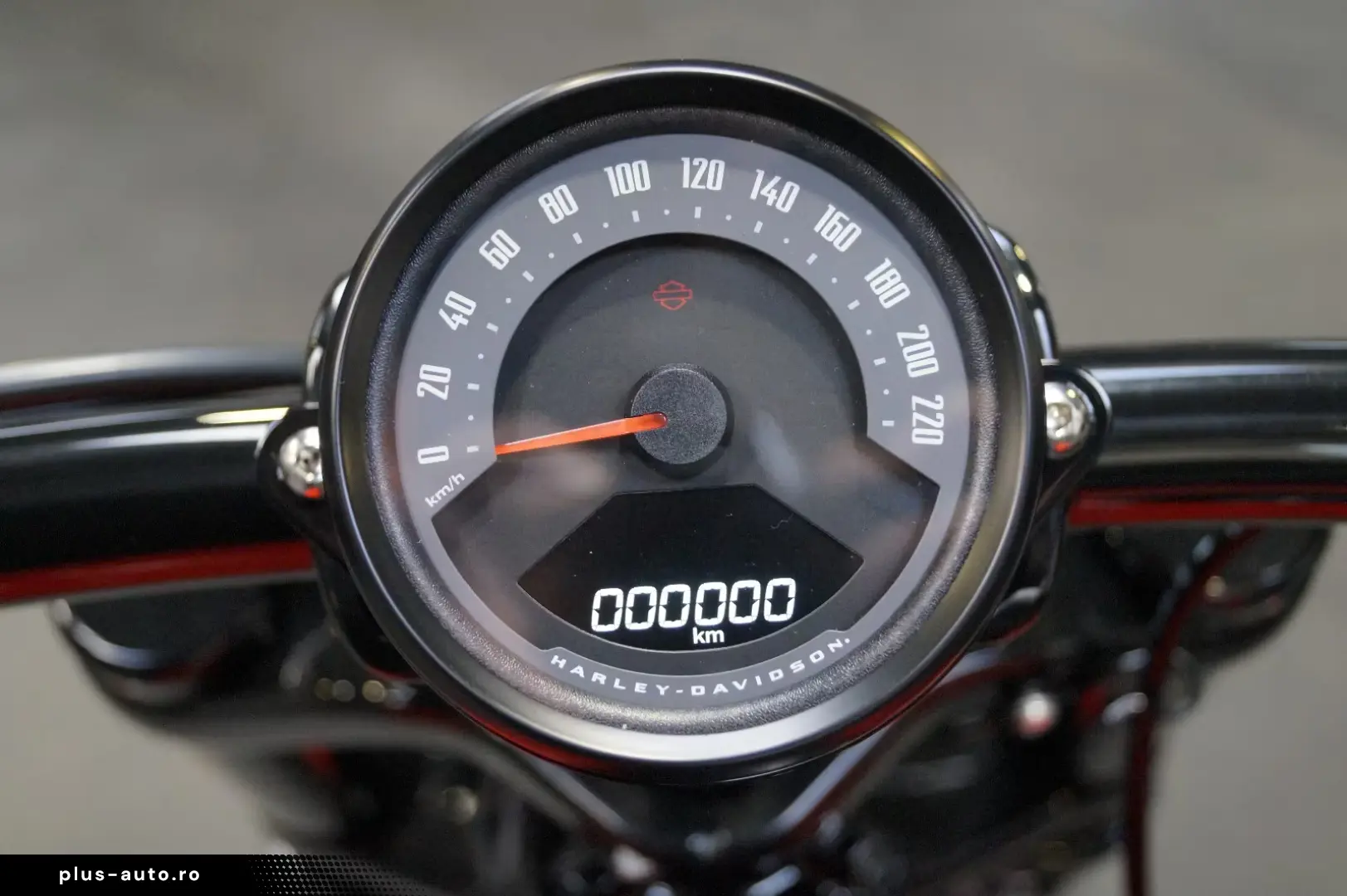 Harley-Davidson Softail BREAKOUT 117 ORANGE&BLACK