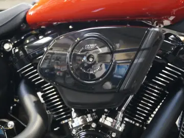 Harley-Davidson Softail BREAKOUT 117 ORANGE&BLACK