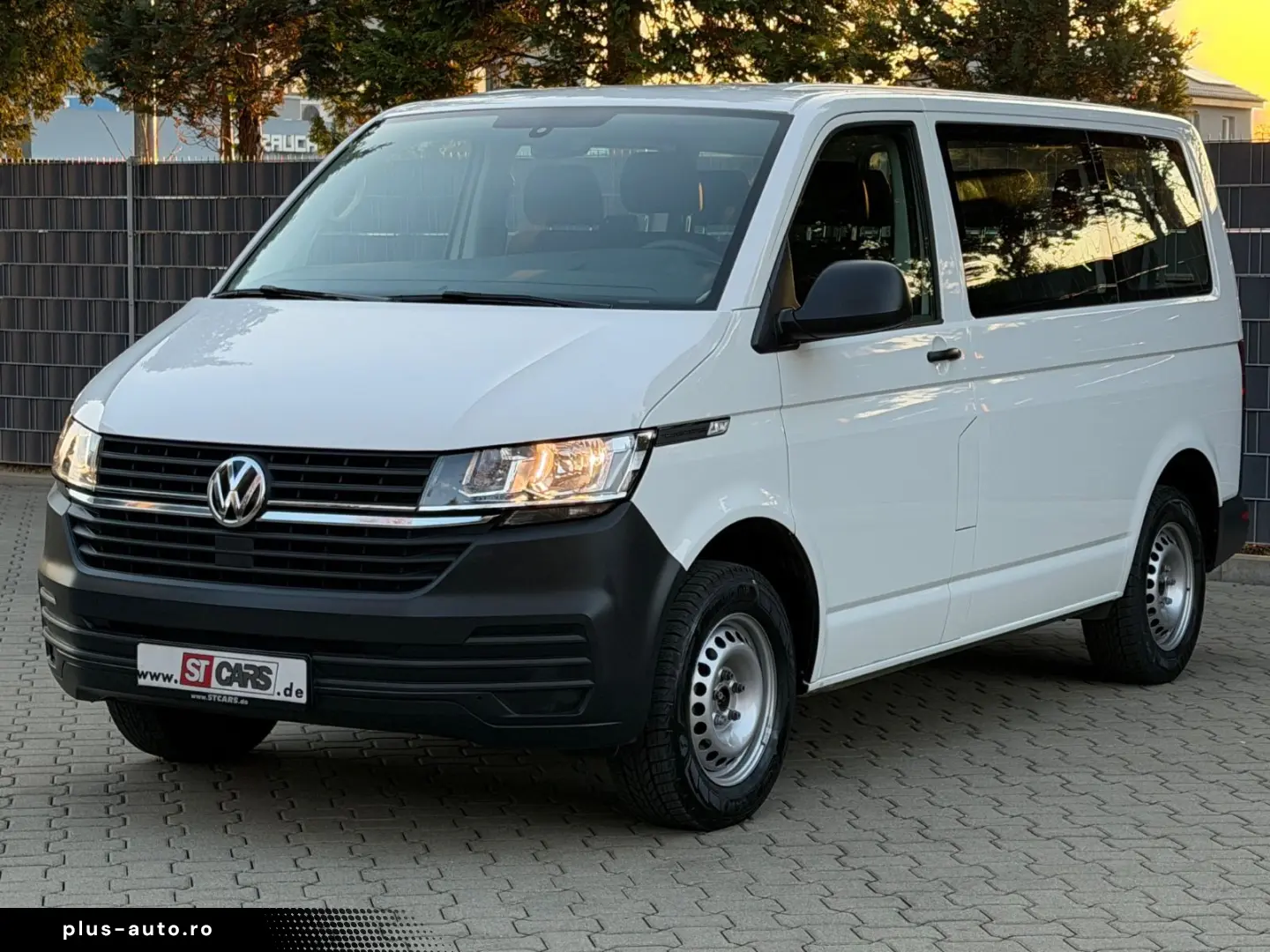 VW T6.1 Transporter Kombi 9 Sitze AHK