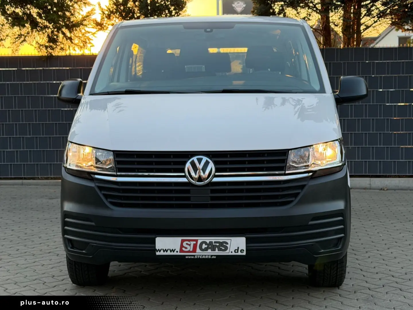 VW T6.1 Transporter Kombi 9 Sitze AHK