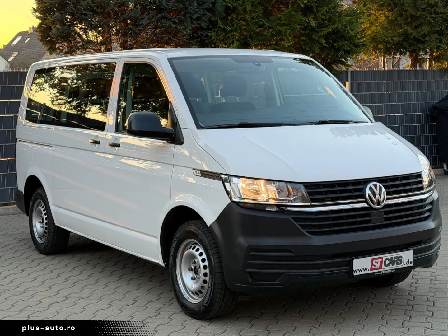 VW T6.1 Transporter Kombi 9 Sitze AHK