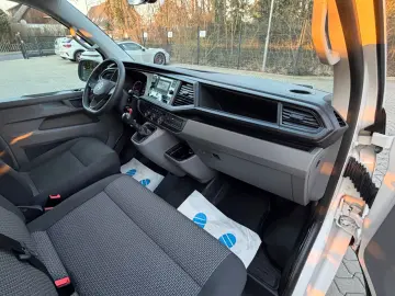 VW T6.1 Transporter Kombi 9 Sitze AHK