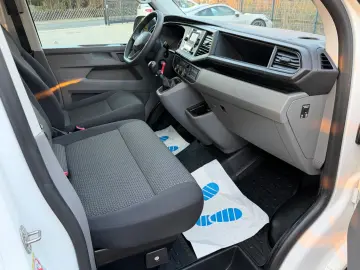 VW T6.1 Transporter Kombi 9 Sitze AHK