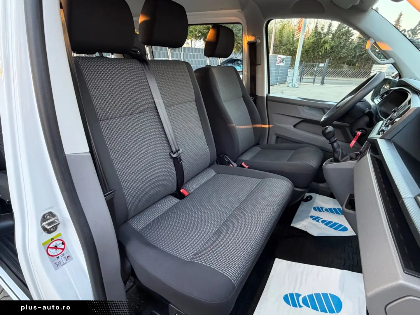VW T6.1 Transporter Kombi 9 Sitze AHK