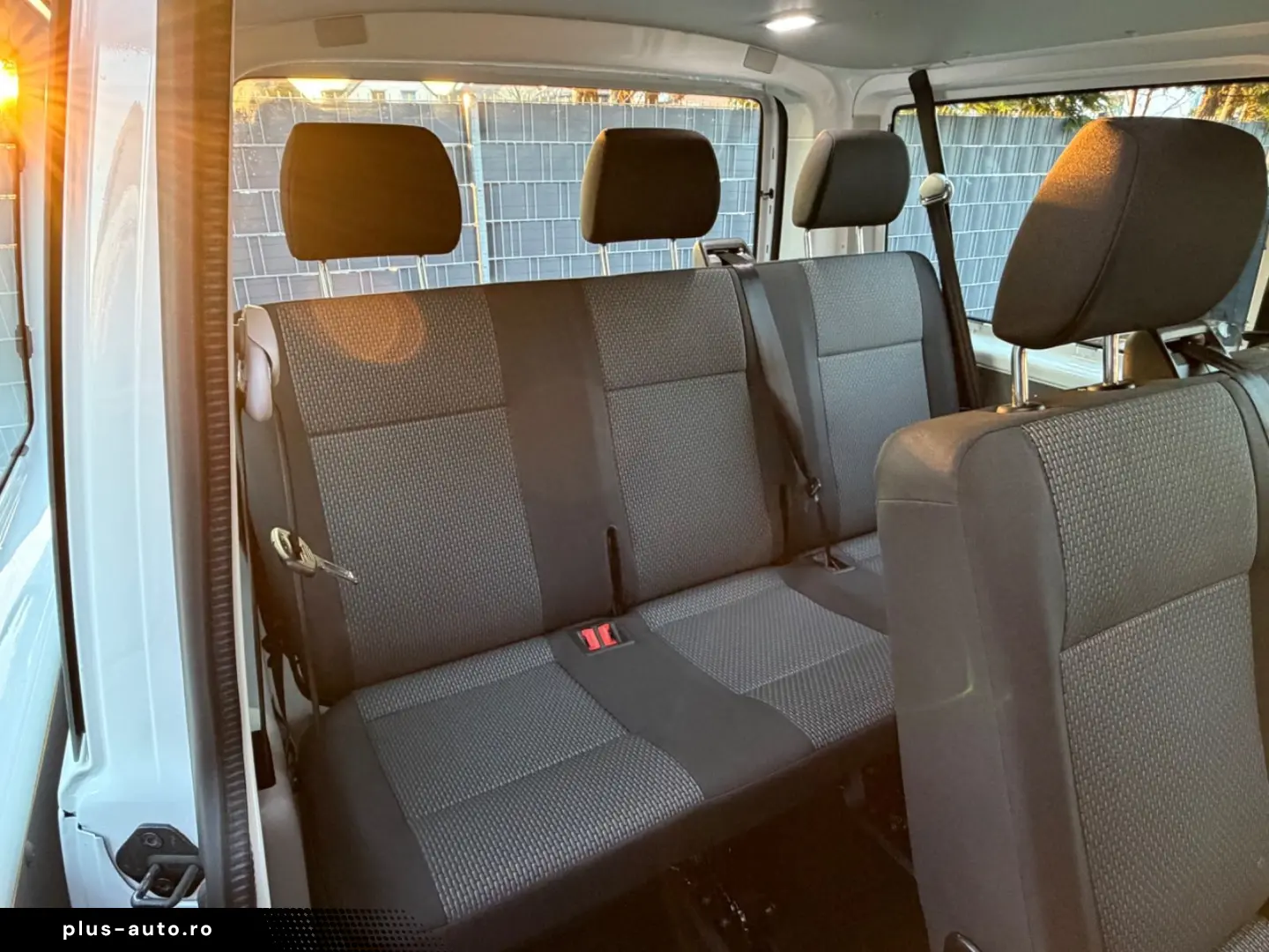 VW T6.1 Transporter Kombi 9 Sitze AHK