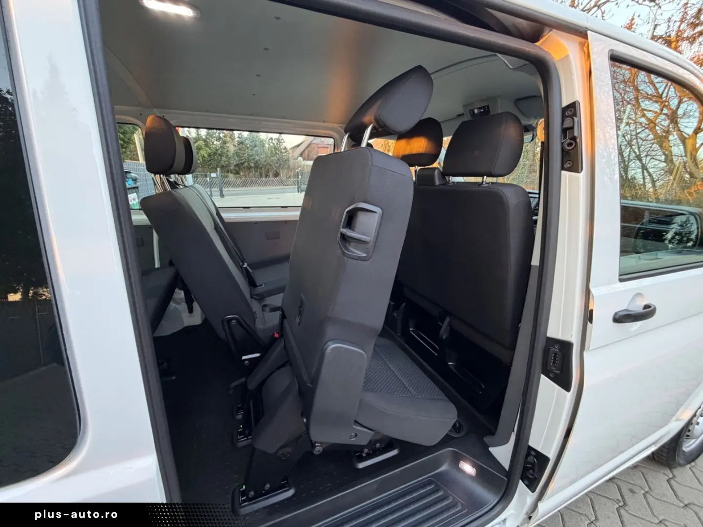 VW T6.1 Transporter Kombi 9 Sitze AHK