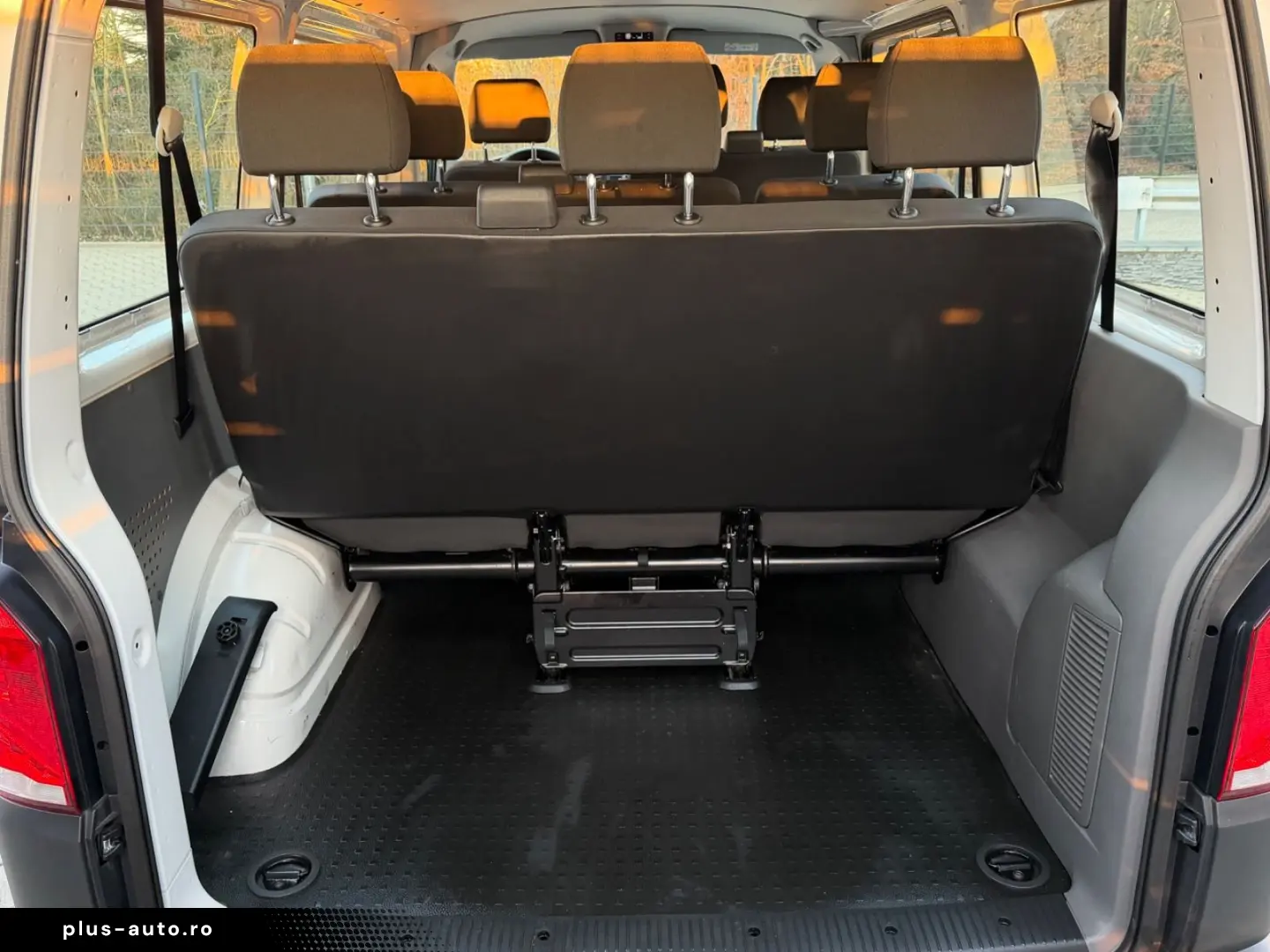VW T6.1 Transporter Kombi 9 Sitze AHK