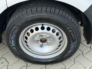 VW T6.1 Transporter Kombi 9 Sitze AHK