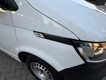 VW T6.1 Transporter Kombi 9 Sitze AHK