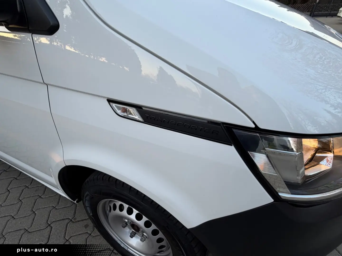 VW T6.1 Transporter Kombi 9 Sitze AHK