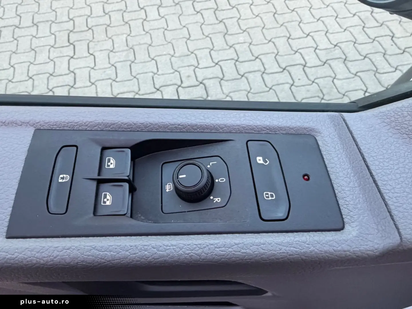 VW T6.1 Transporter Kombi 9 Sitze AHK