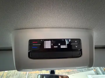 VW T6.1 Transporter Kombi 9 Sitze AHK
