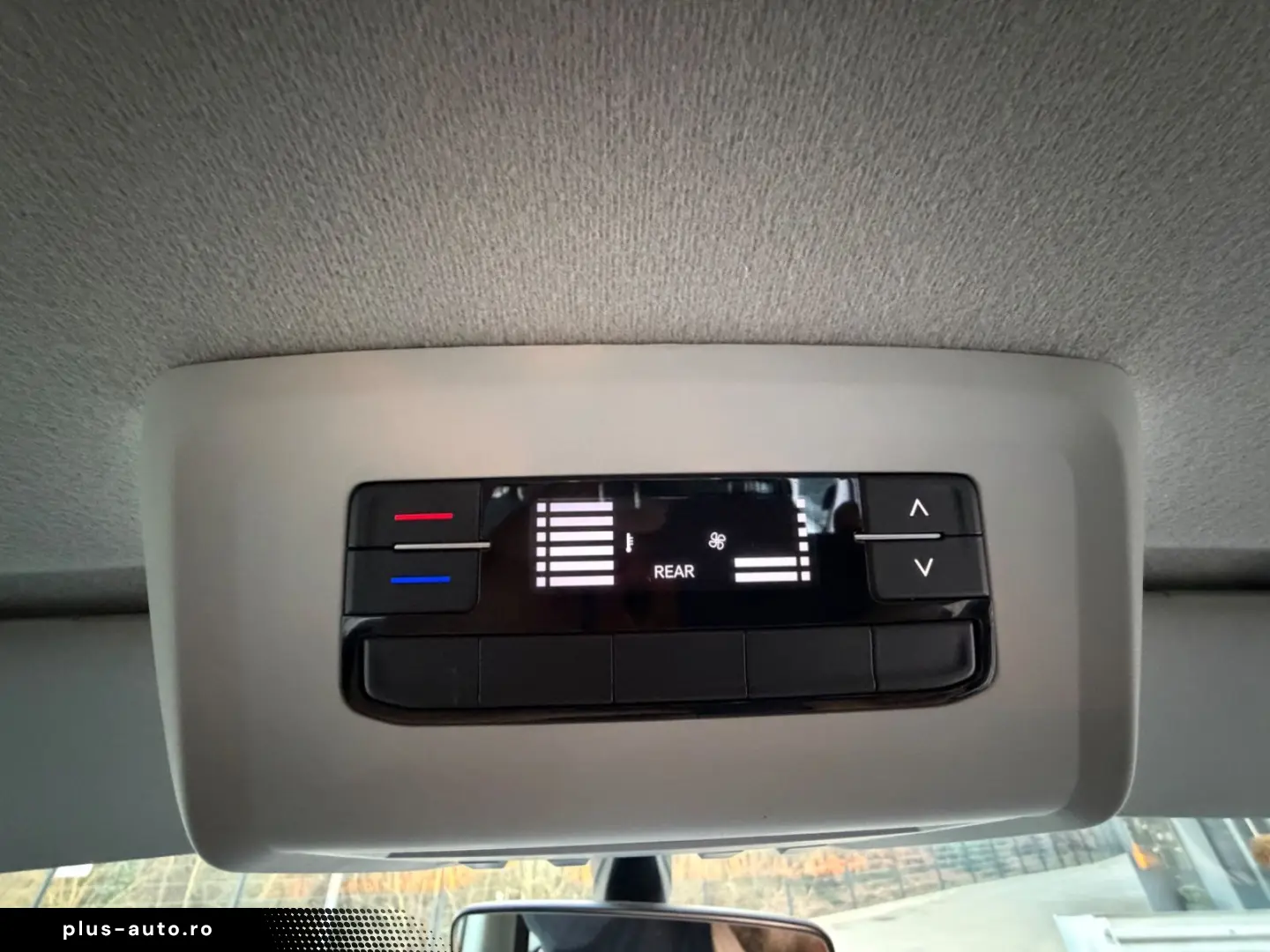 VW T6.1 Transporter Kombi 9 Sitze AHK