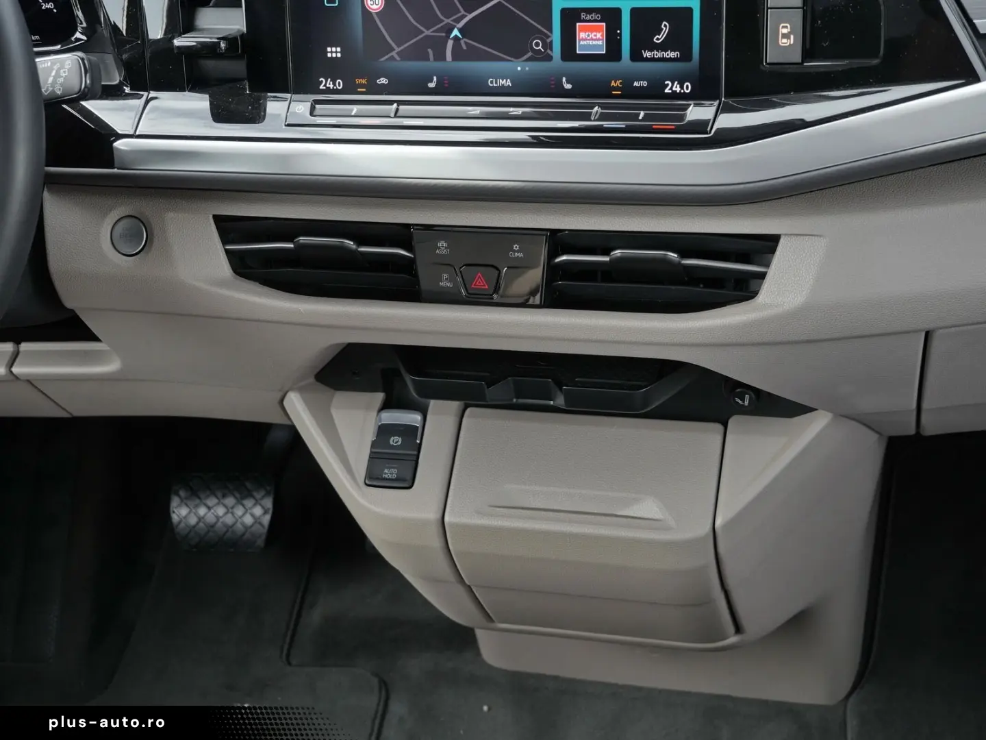 VW T7 Multivan Life 2.0 TDI Stand RFK Pano ACC Digi
