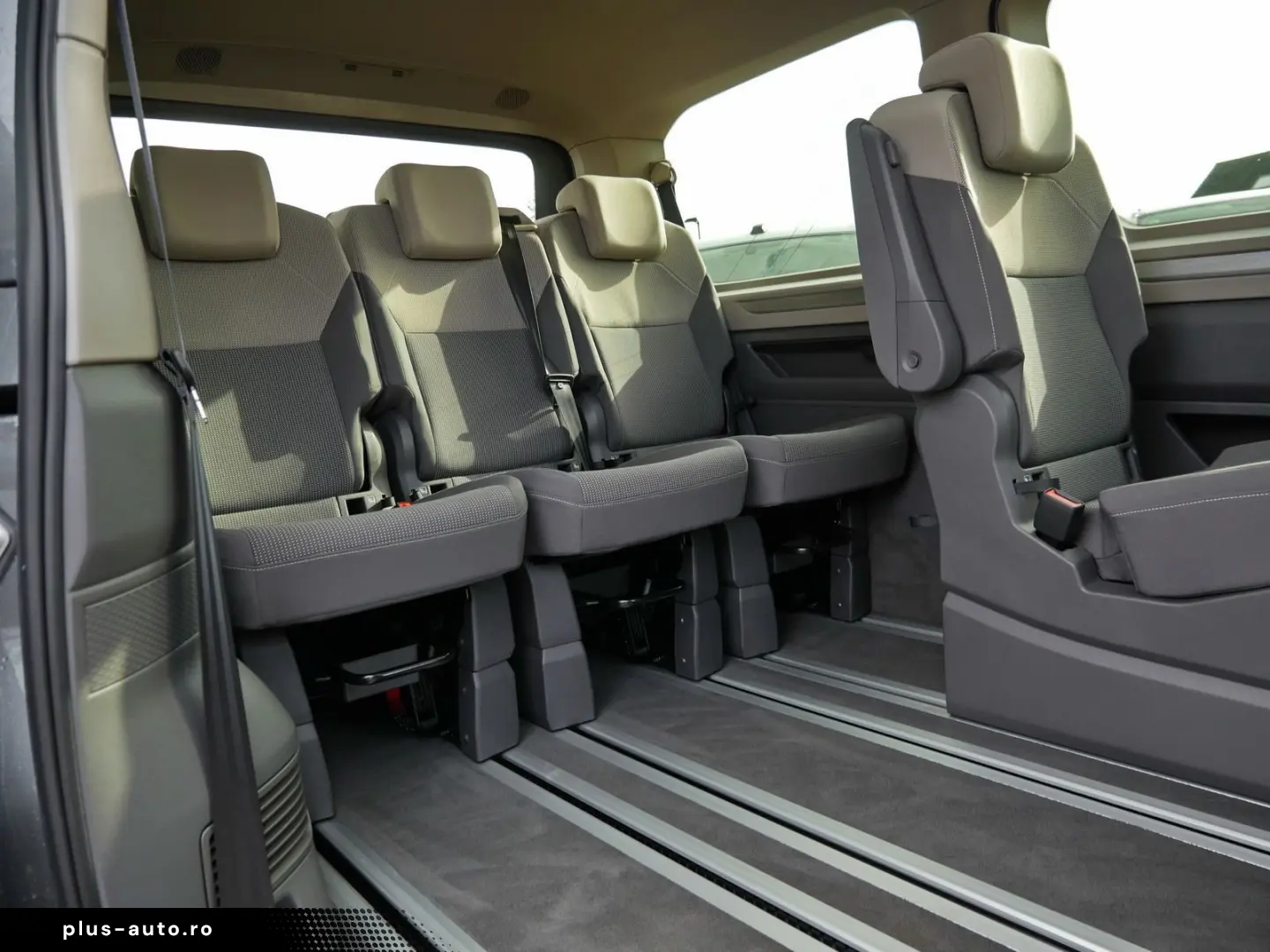 VW T7 Multivan Life 2.0 TDI Stand RFK Pano ACC Digi