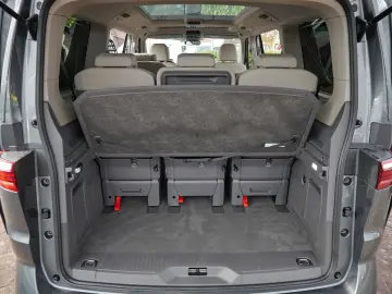 VW T7 Multivan Life 2.0 TDI Stand RFK Pano ACC Digi