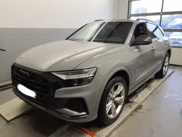 AUDI Q8 S line comp.  50TDI AHK Pano Carbon S-Sitze R