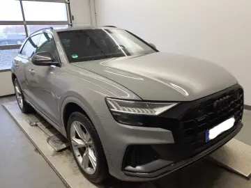 AUDI Q8 S line comp.  50TDI AHK Pano Carbon S-Sitze R