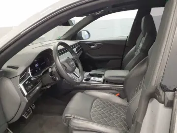 AUDI Q8 S line comp.  50TDI AHK Pano Carbon S-Sitze R
