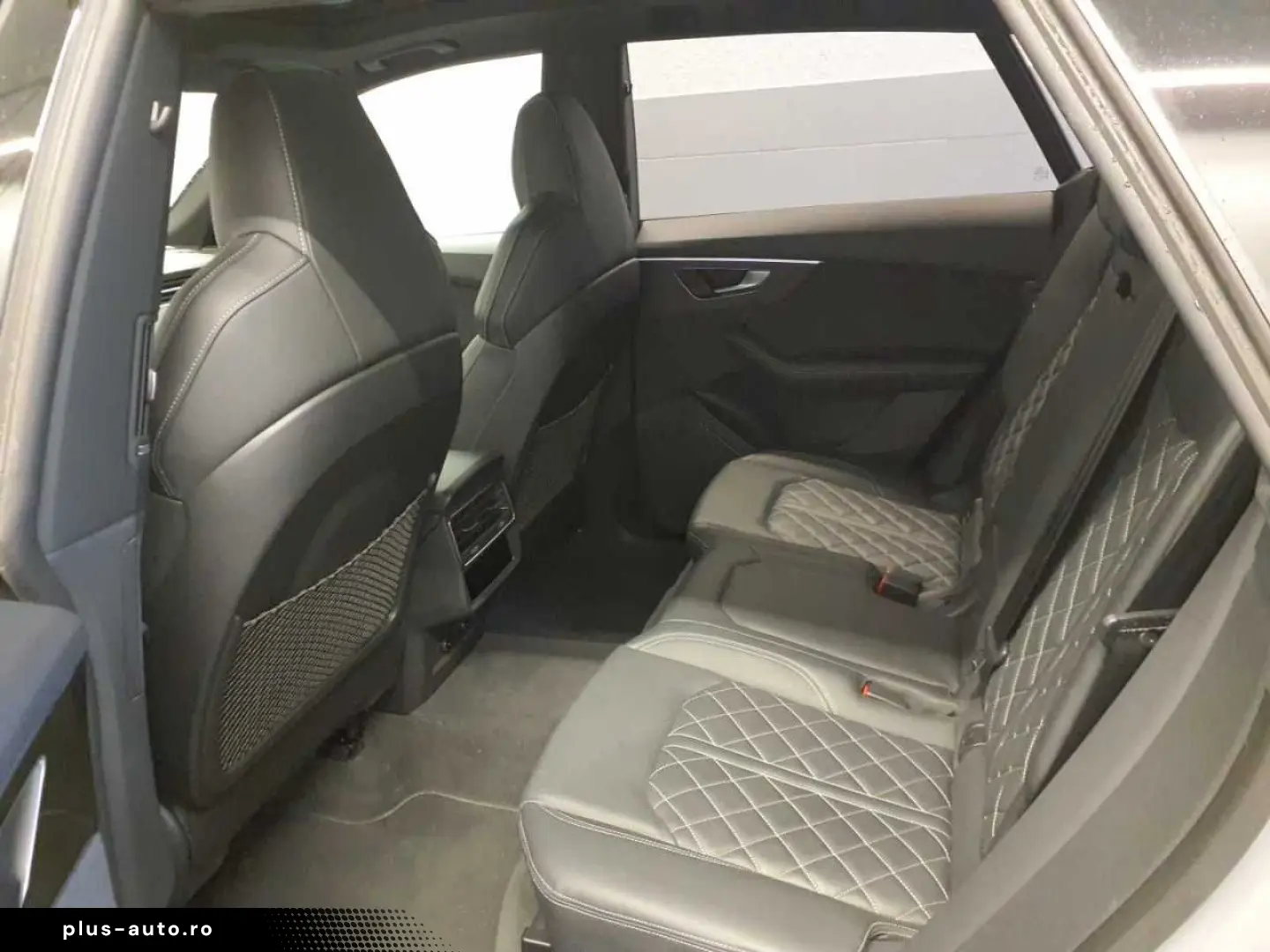 AUDI Q8 S line comp.  50TDI AHK Pano Carbon S-Sitze R