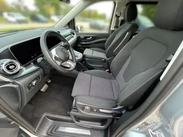 MERCEDES-BENZ V 220 d STYLE Kompakt 9GT AHK DISTR KAMERA LED