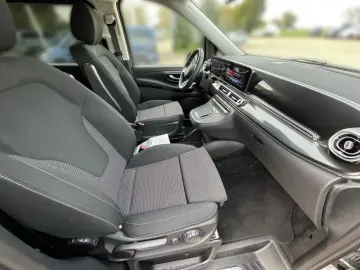 MERCEDES-BENZ V 220 d STYLE Kompakt 9GT AHK DISTR KAMERA LED