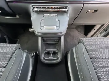 MERCEDES-BENZ V 220 d STYLE Kompakt 9GT AHK DISTR KAMERA LED