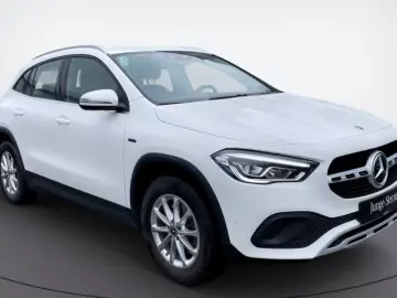 MERCEDES-BENZ GLA 250 e