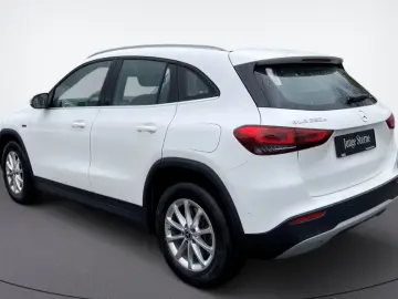 MERCEDES-BENZ GLA 250 e