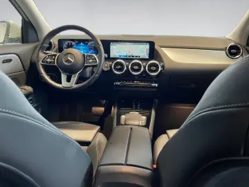 MERCEDES-BENZ GLA 250 e