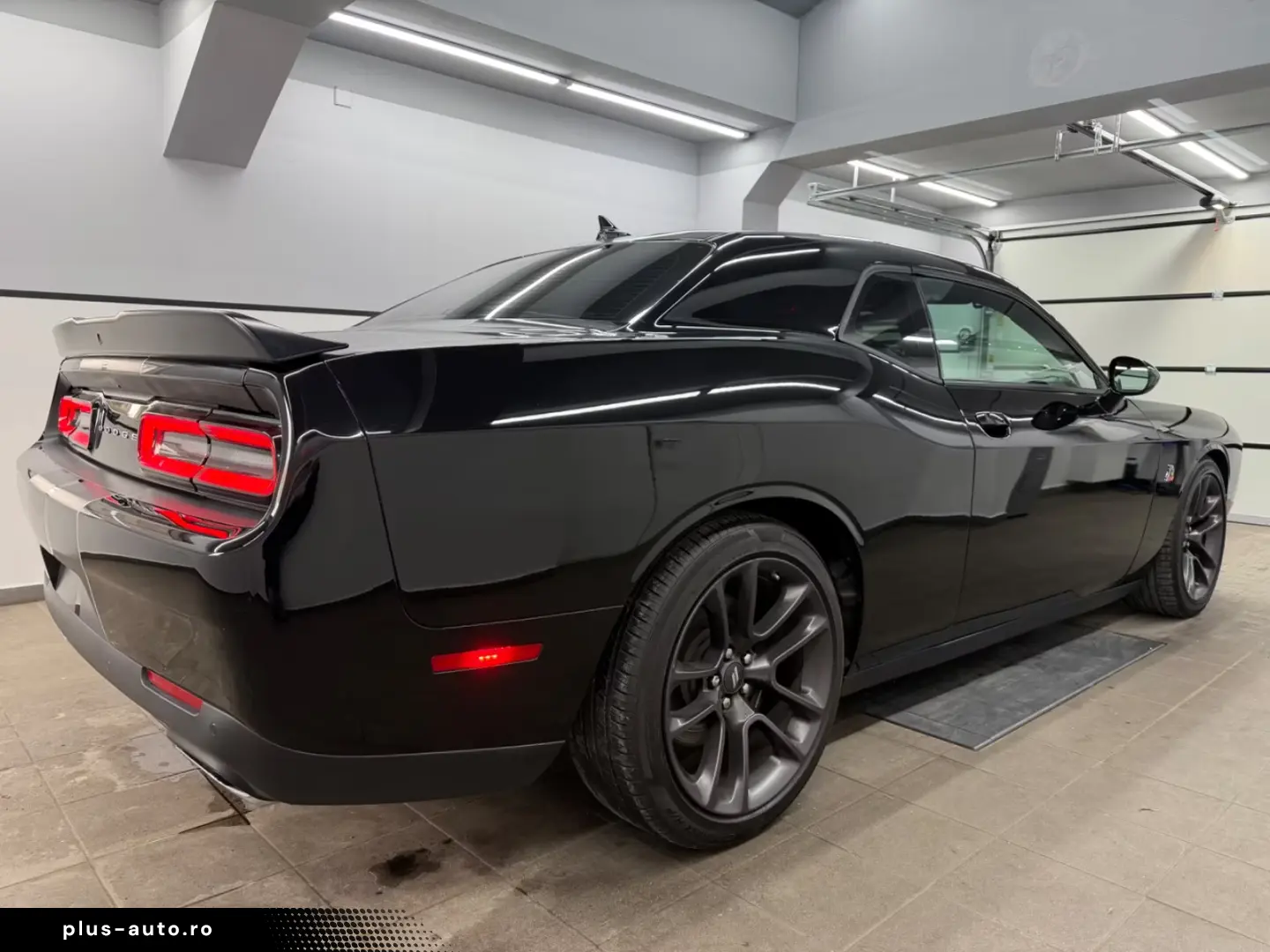 Dodge Challenger 6.4 V8