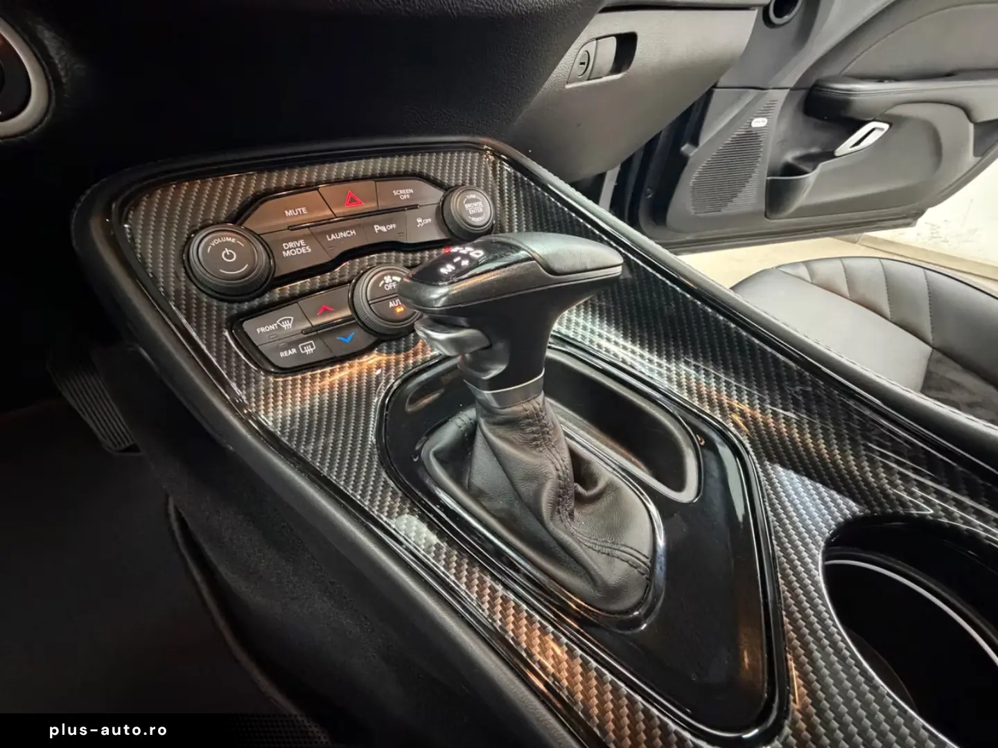 Dodge Challenger 6.4 V8